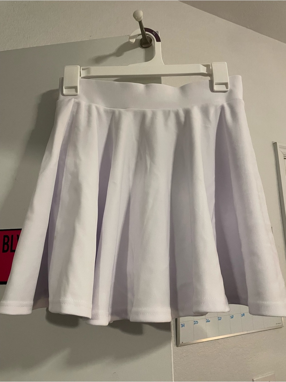 Women’s White Pleated Skater Mini Skirt Size Large